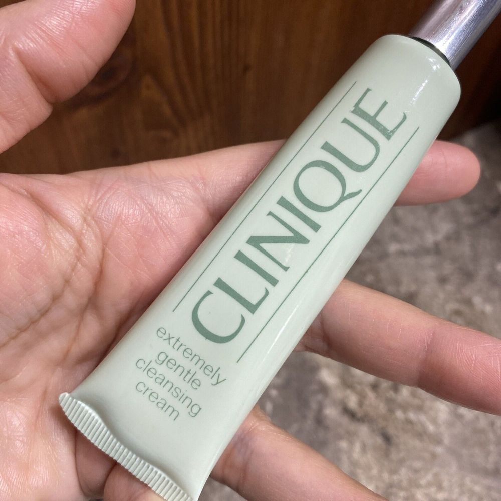 Clinique Extremely Gentle Cleansing Cream Rare Special Size . 7/8oz - Picture 2 of 3